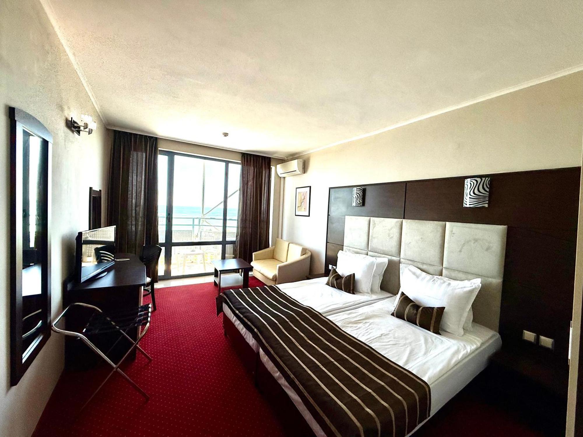 Hotel Rеgina غولدن ساندز المظهر الخارجي الصورة