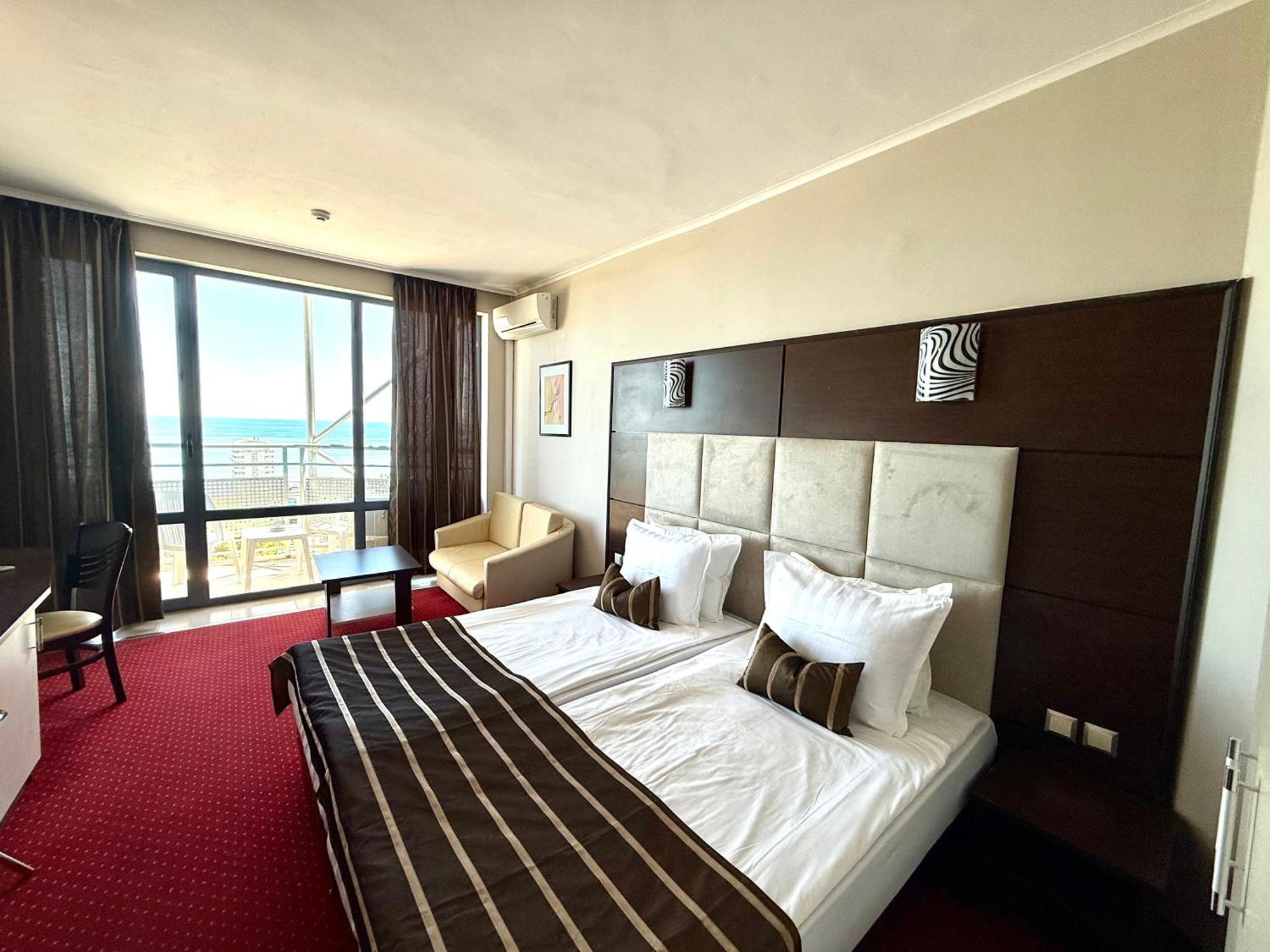Hotel Rеgina غولدن ساندز المظهر الخارجي الصورة