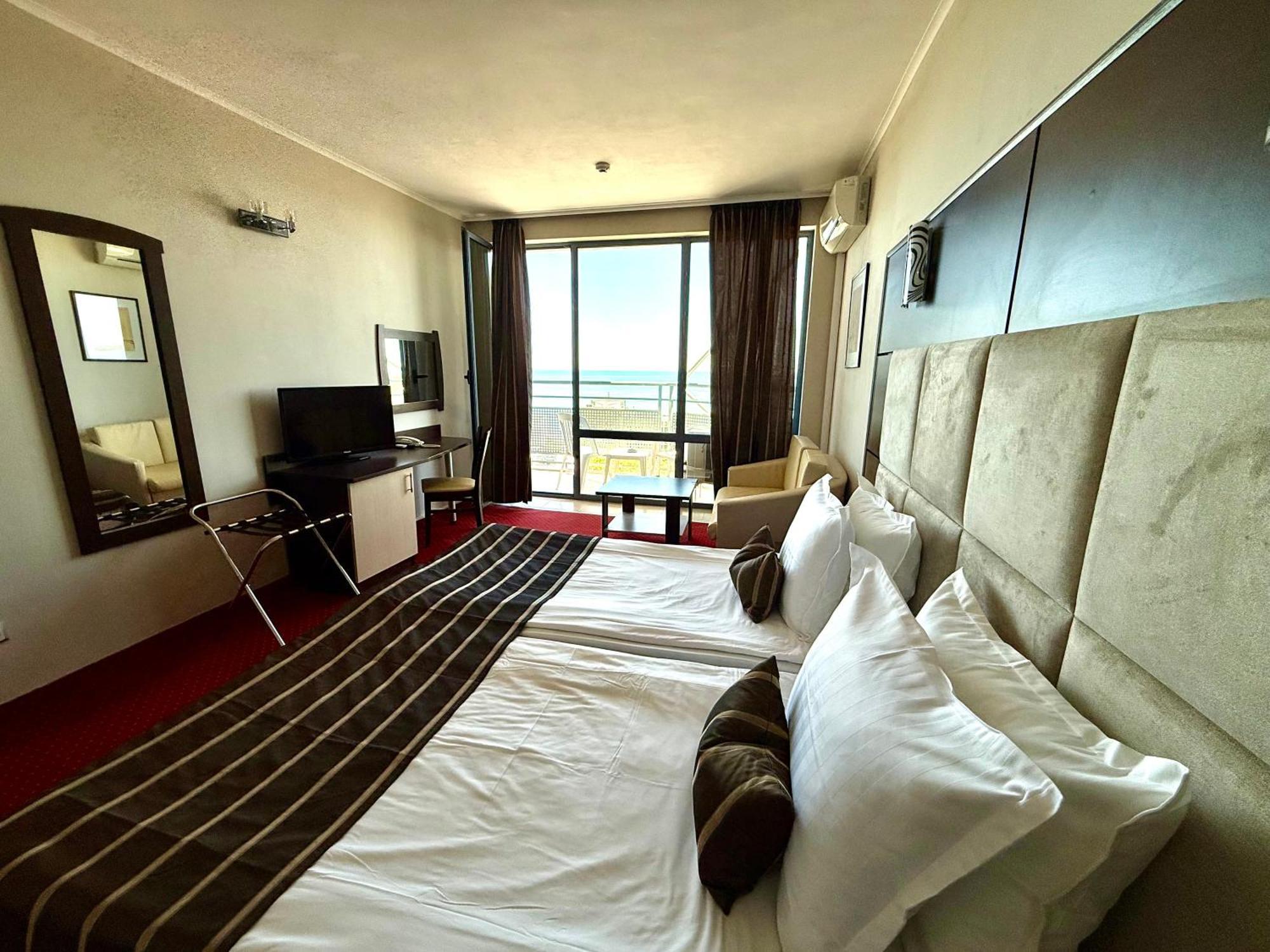 Hotel Rеgina غولدن ساندز المظهر الخارجي الصورة