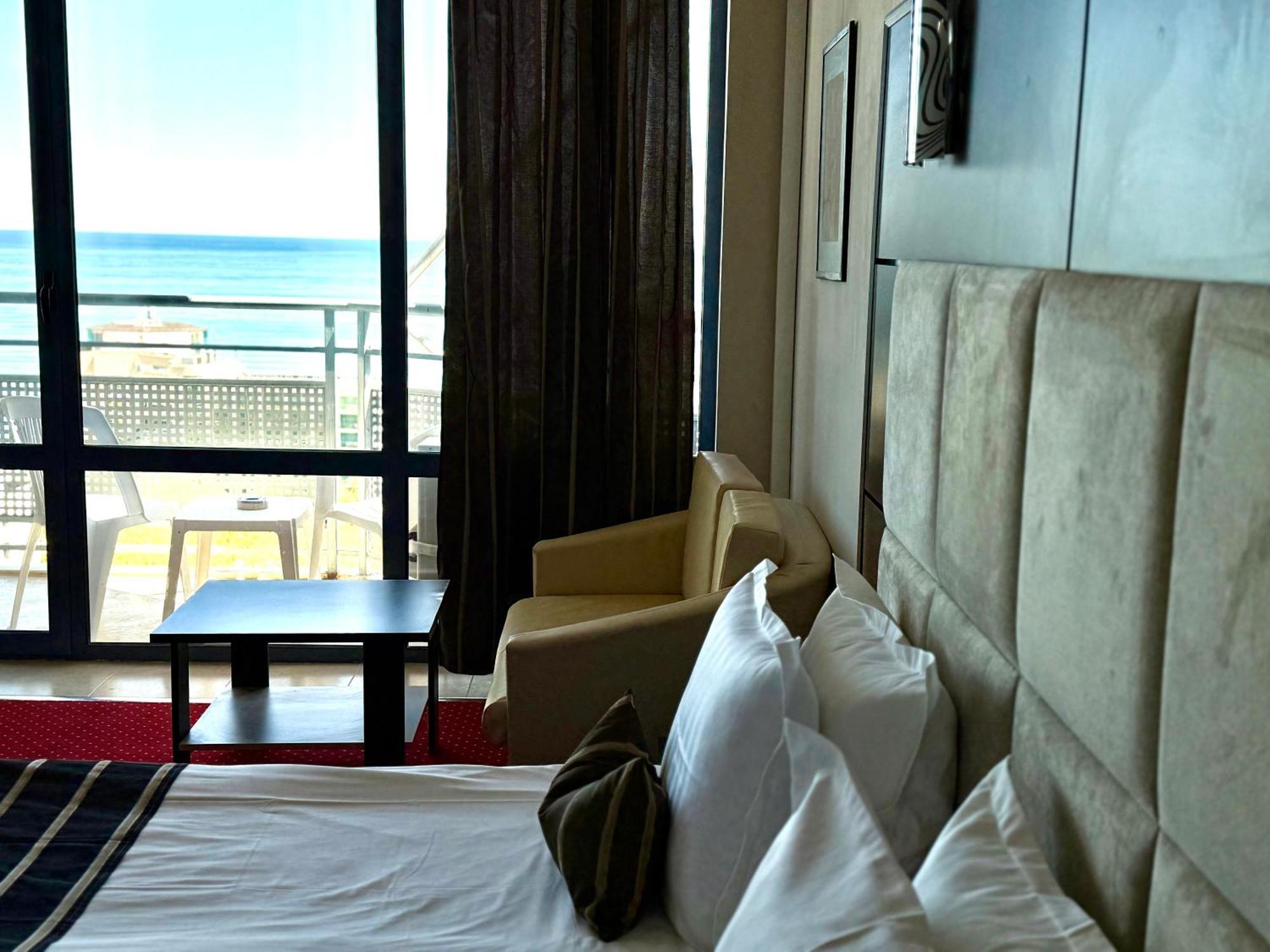Hotel Rеgina غولدن ساندز المظهر الخارجي الصورة