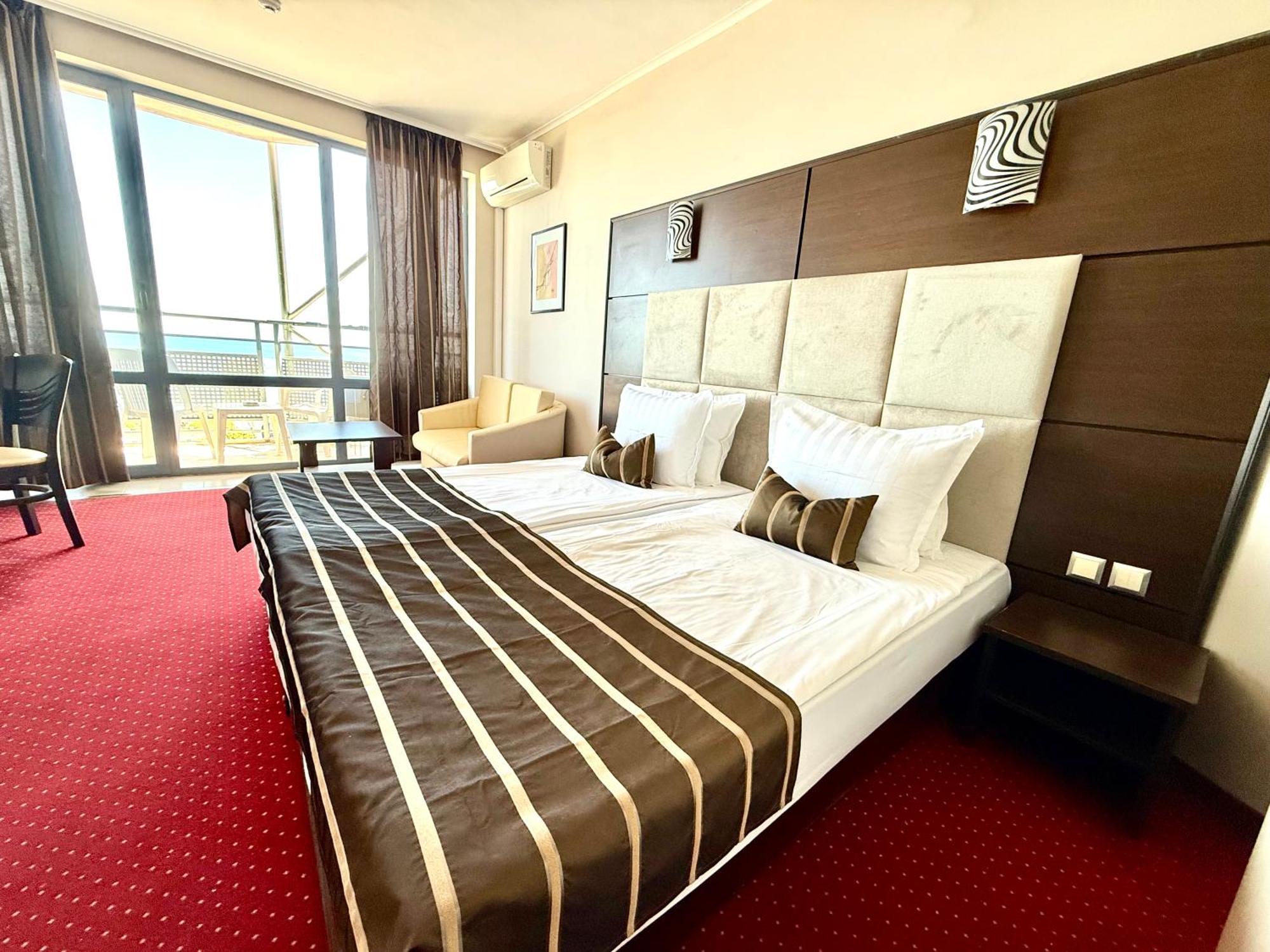Hotel Rеgina غولدن ساندز المظهر الخارجي الصورة