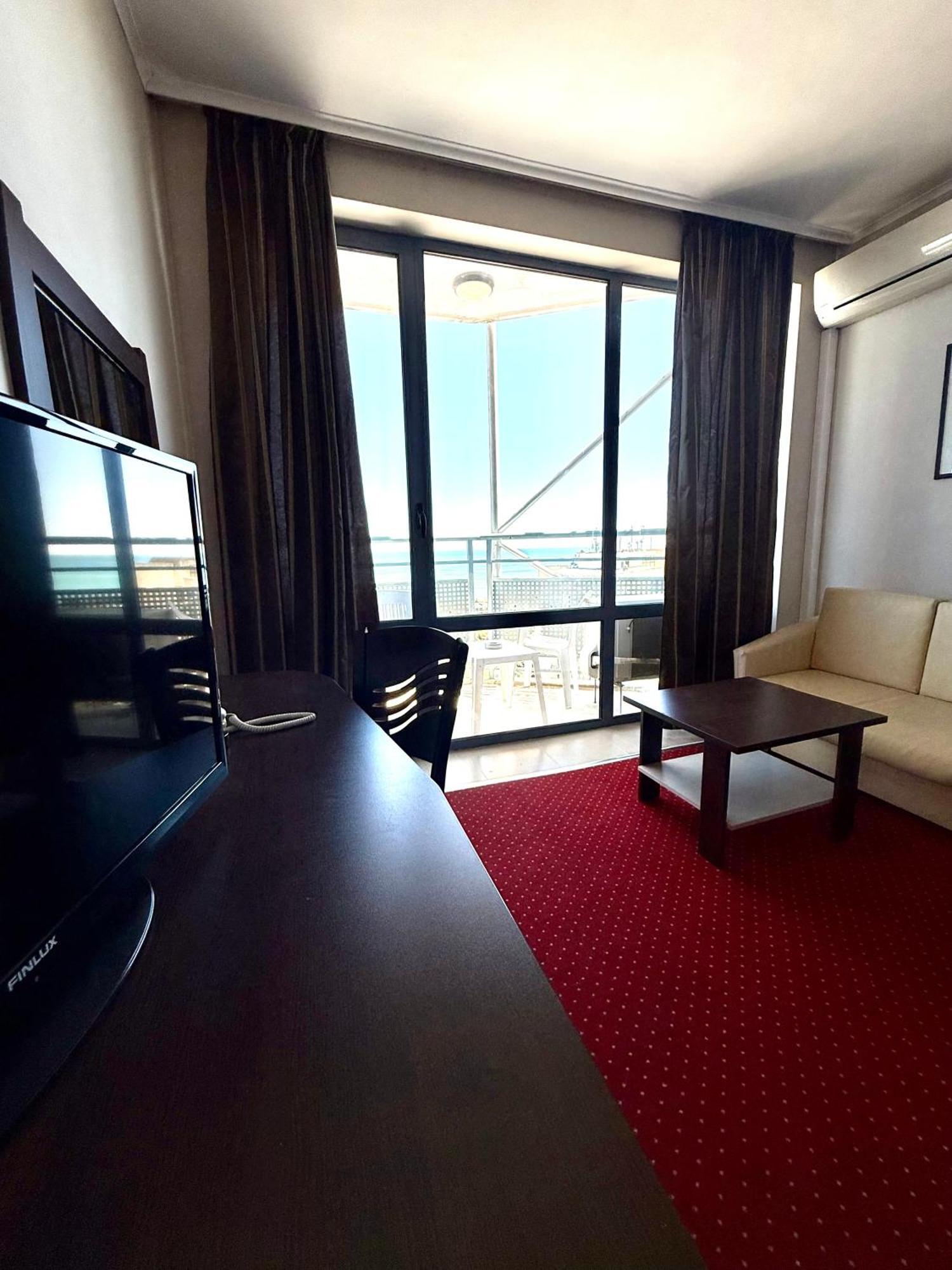 Hotel Rеgina غولدن ساندز المظهر الخارجي الصورة