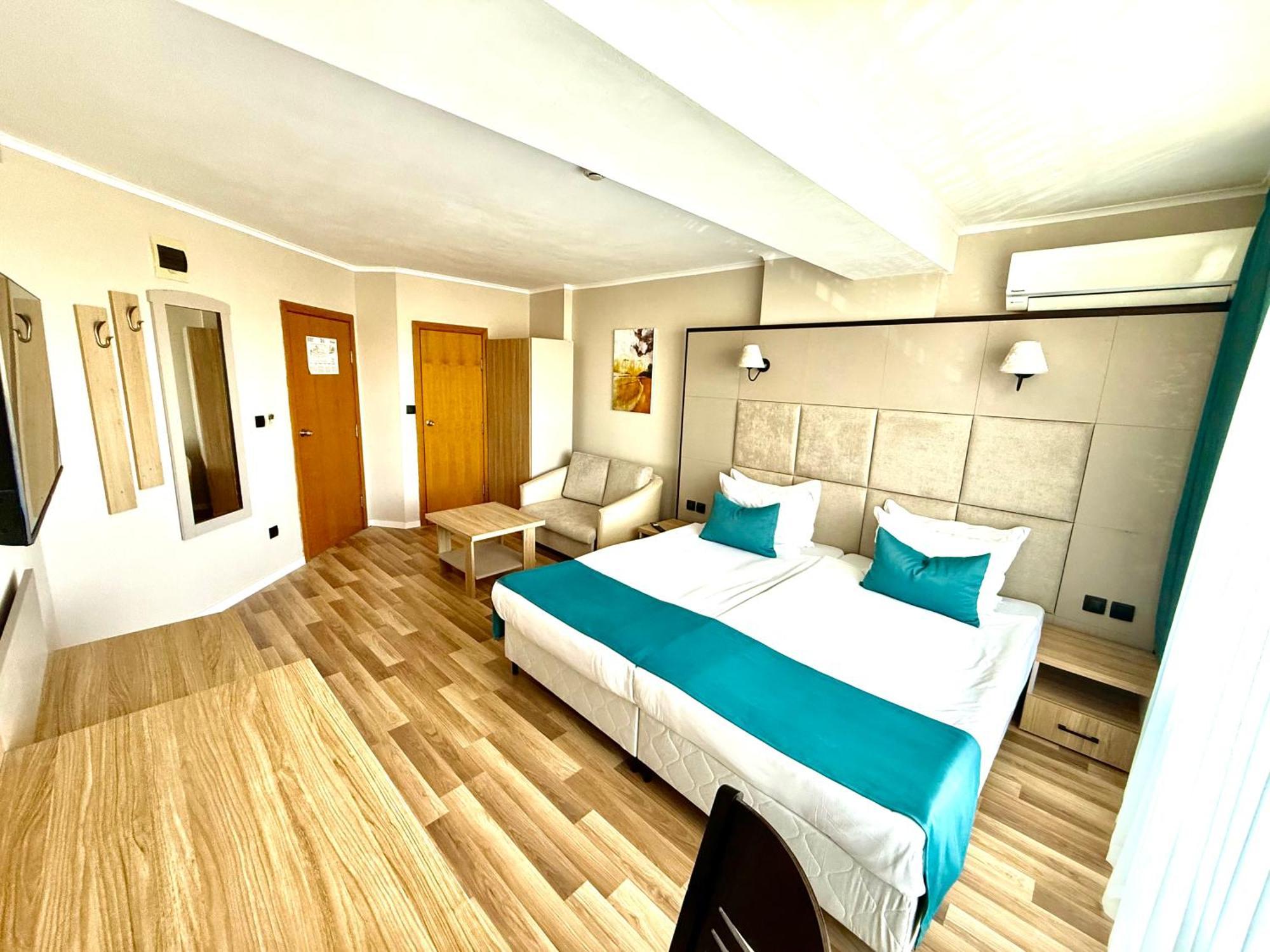 Hotel Rеgina غولدن ساندز المظهر الخارجي الصورة