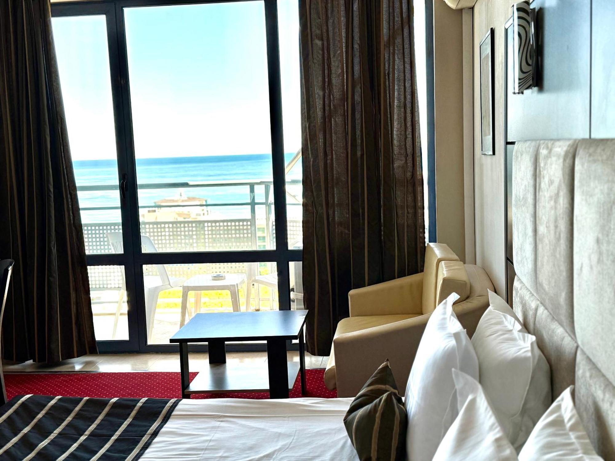 Hotel Rеgina غولدن ساندز المظهر الخارجي الصورة