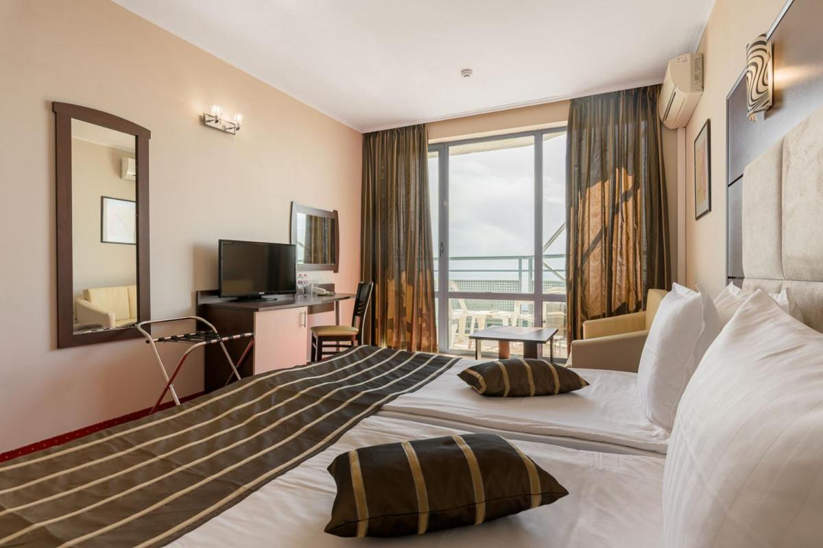 Hotel Rеgina غولدن ساندز المظهر الخارجي الصورة