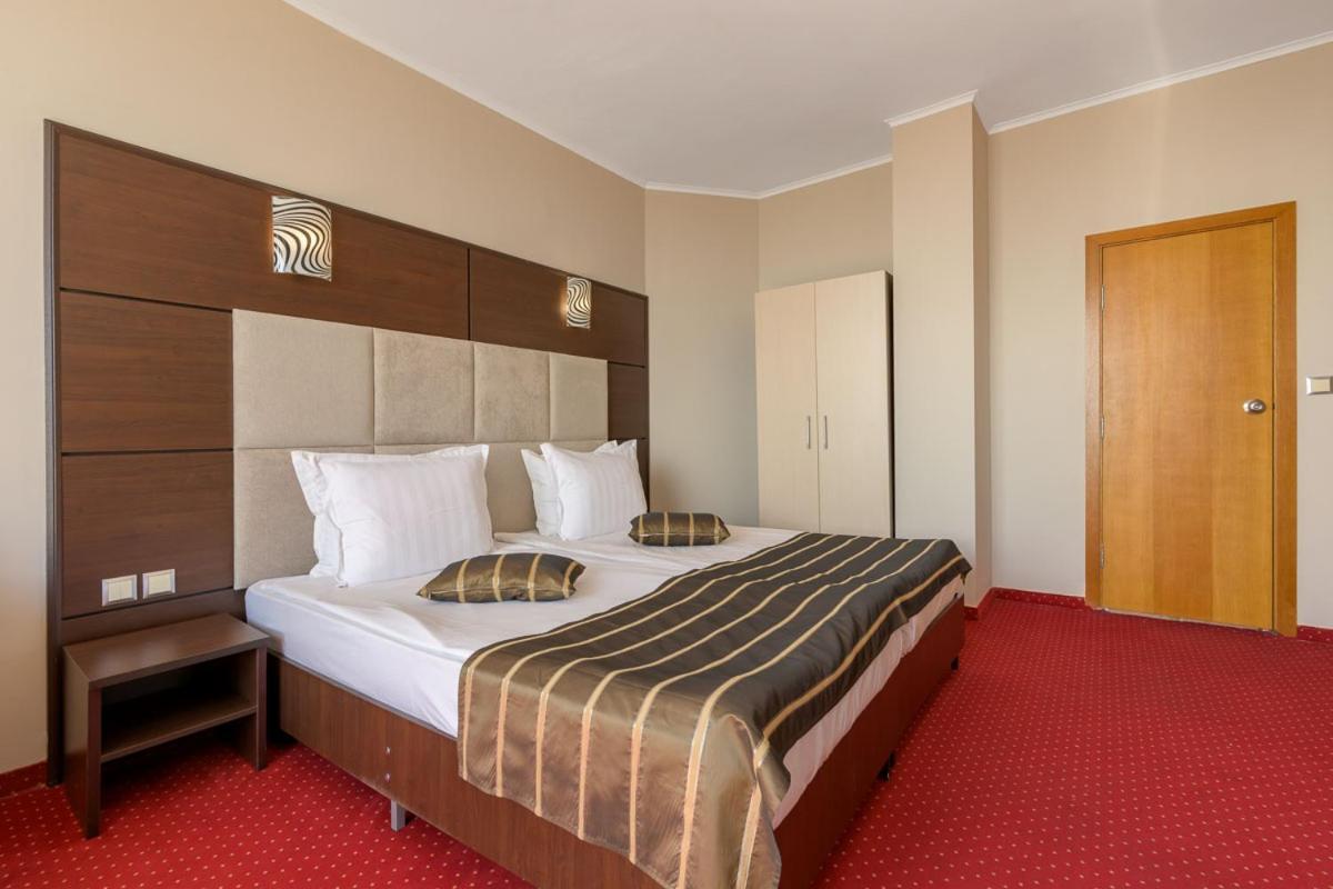 Hotel Rеgina غولدن ساندز المظهر الخارجي الصورة