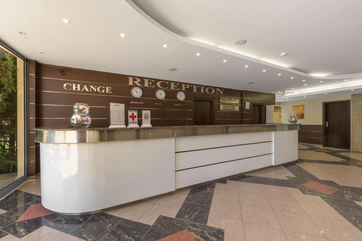 Hotel Rеgina غولدن ساندز المظهر الخارجي الصورة