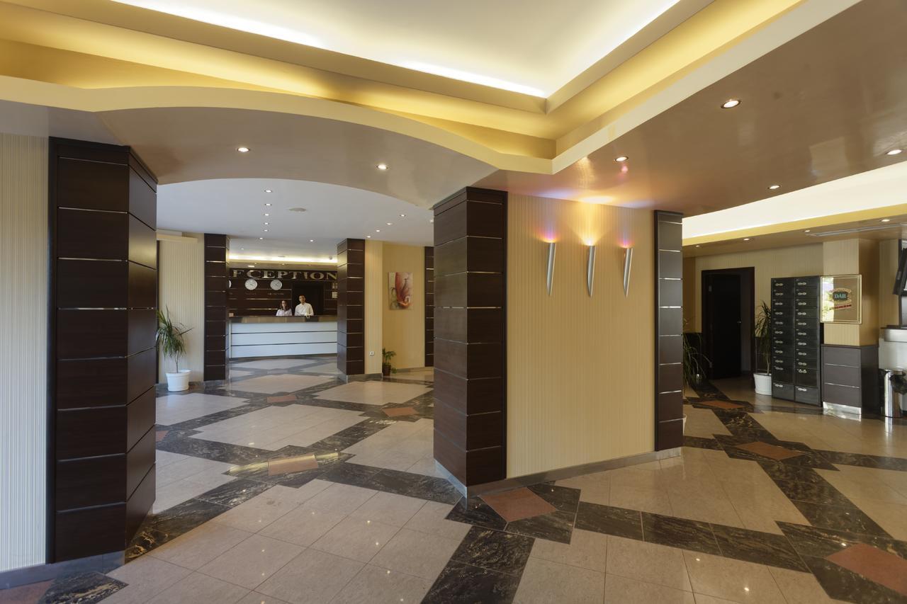 Hotel Rеgina غولدن ساندز المظهر الخارجي الصورة