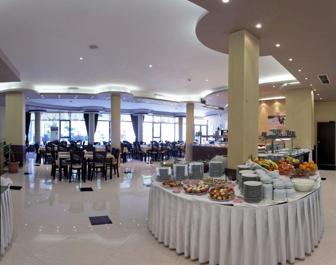 Hotel Rеgina غولدن ساندز المظهر الخارجي الصورة