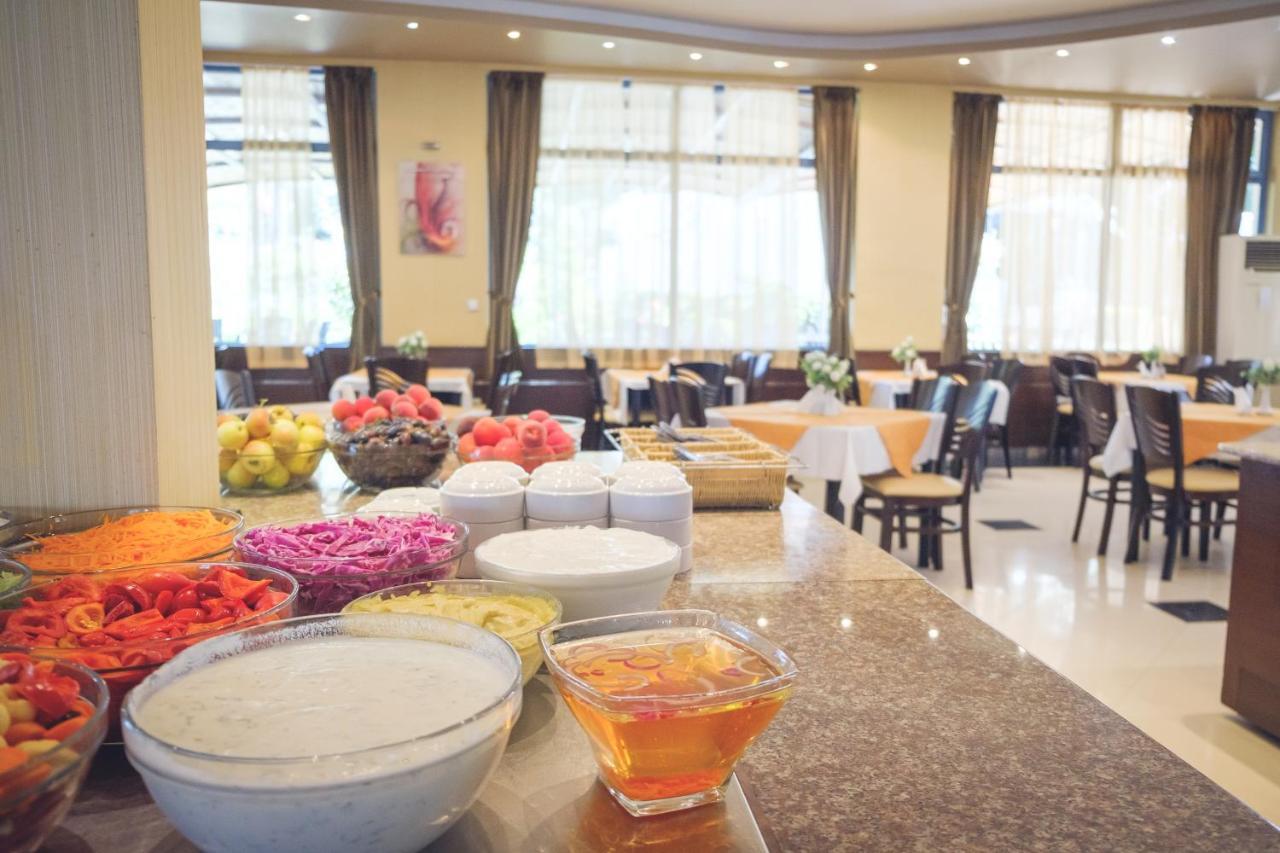 Hotel Rеgina غولدن ساندز المظهر الخارجي الصورة