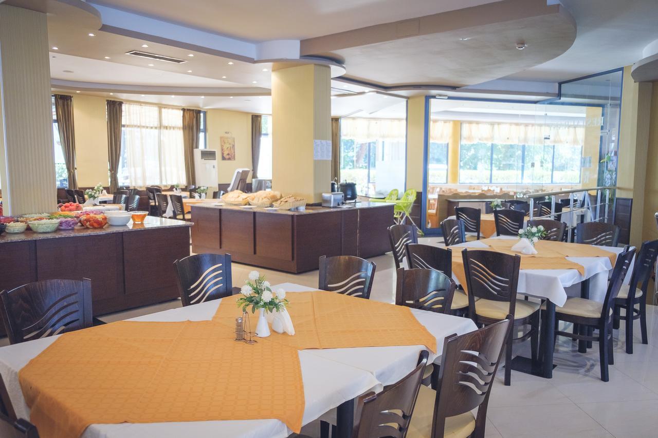 Hotel Rеgina غولدن ساندز المظهر الخارجي الصورة