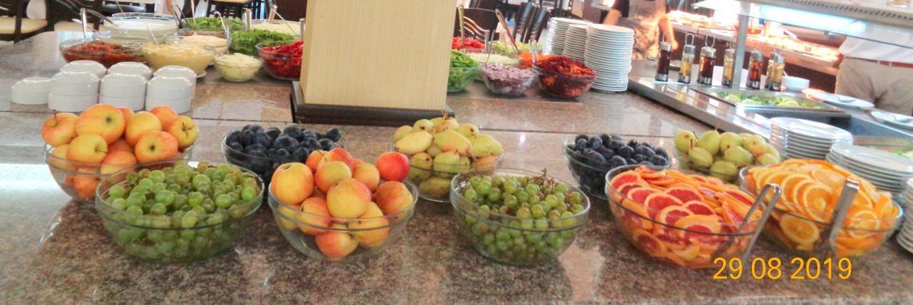Hotel Rеgina غولدن ساندز المظهر الخارجي الصورة